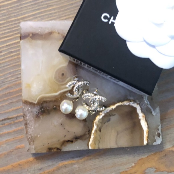 CHANEL CC DROP EARRINGS - Picture 6 of 8